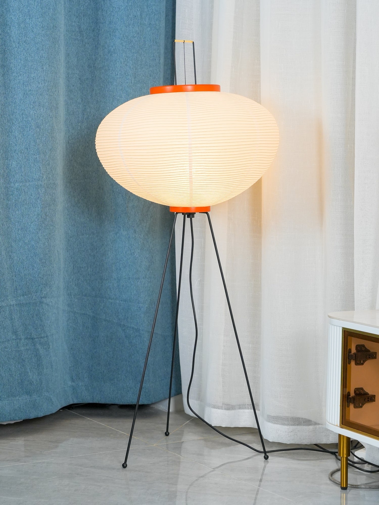 Lampa podłogowa Avel