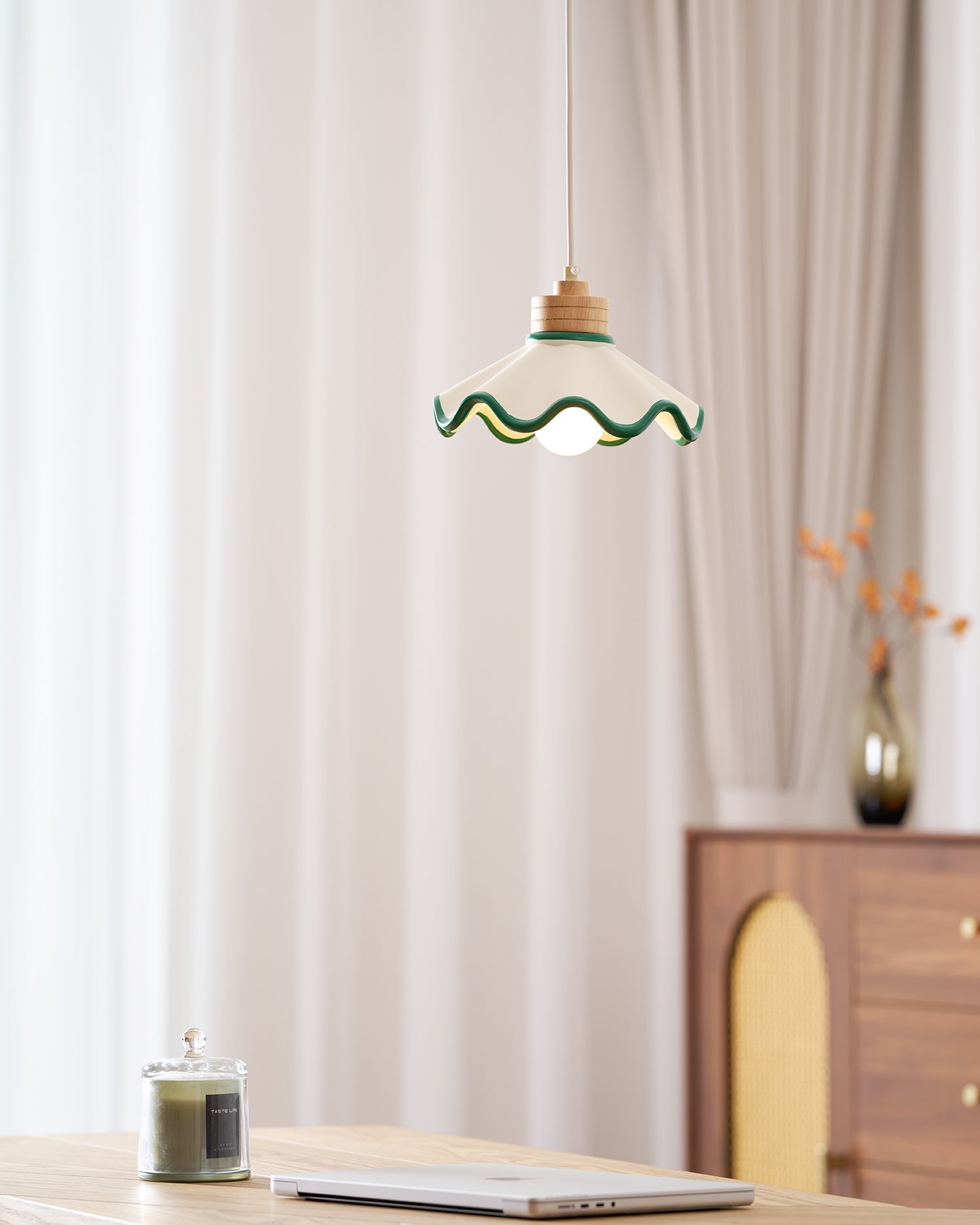Lampa wisząca falowana Levenel