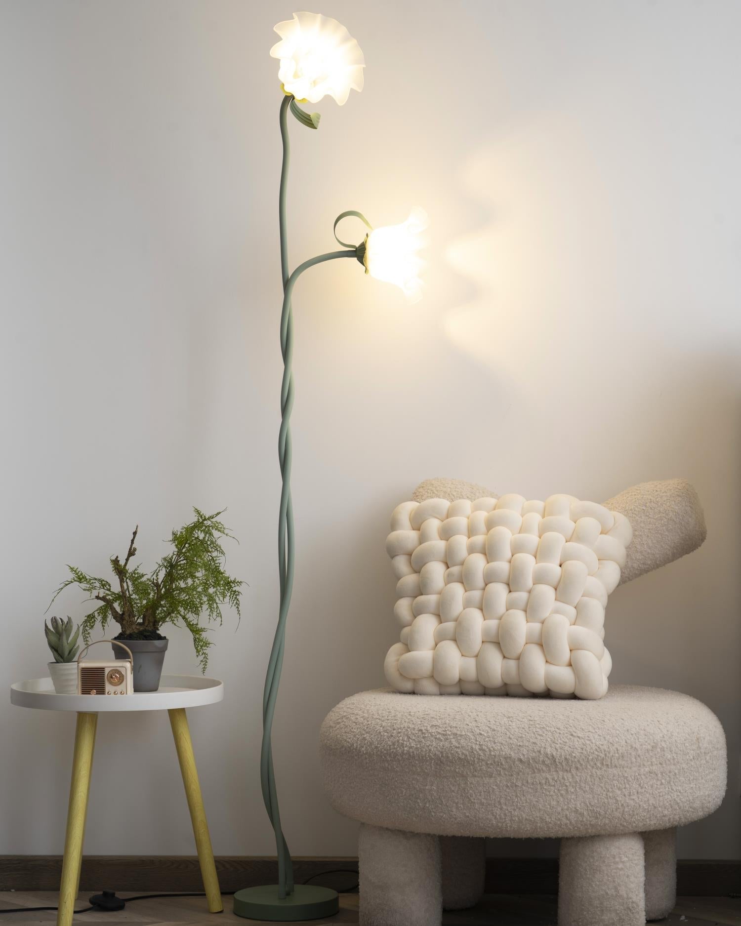 Lampa podłogowa kwiatowa Solmion