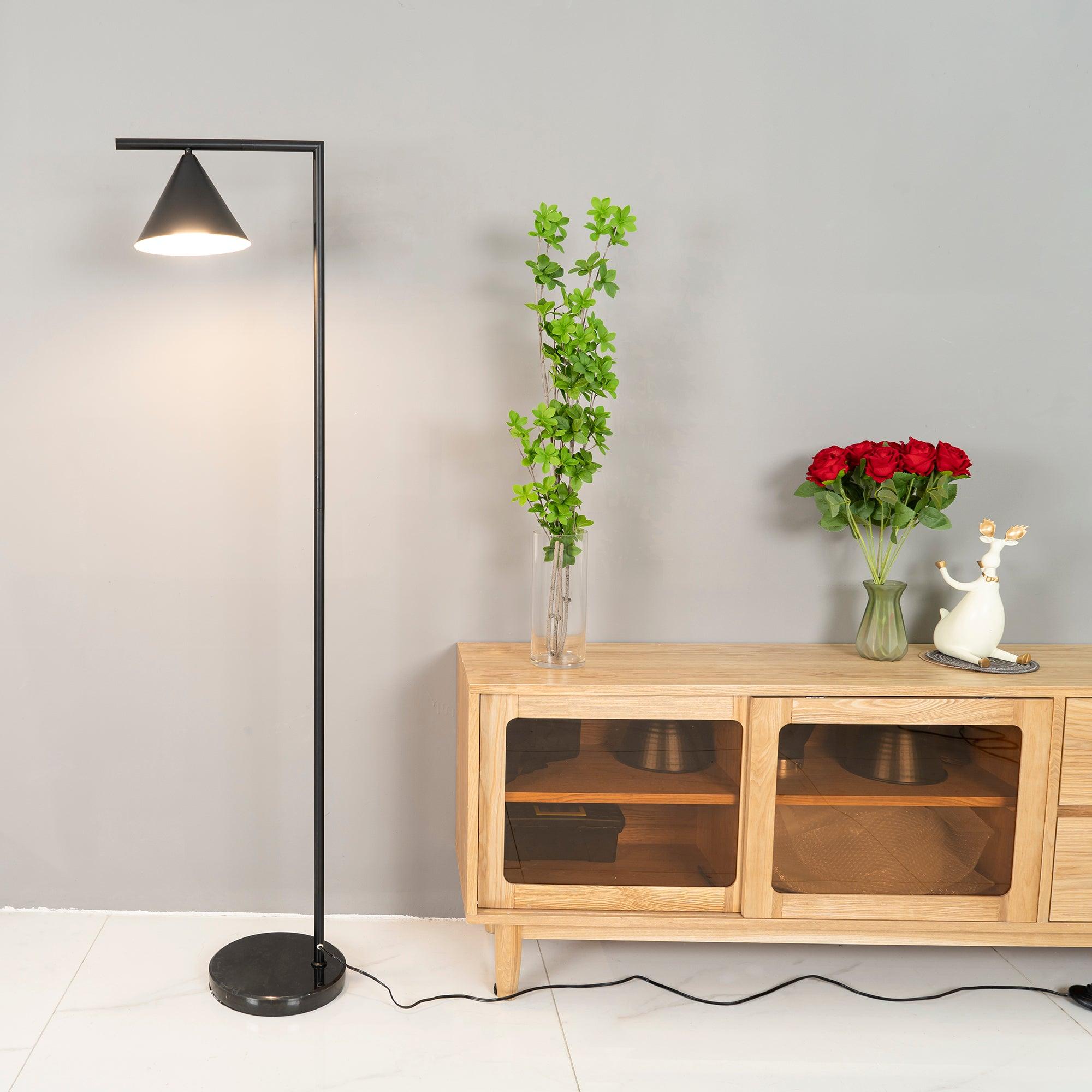 Lampa podłogowa stożkowa Mirel