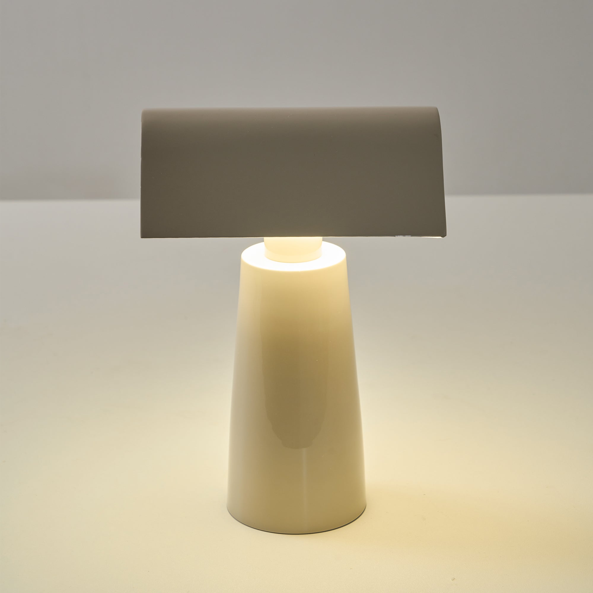 Lampa stołowa zewnętrzna Venow