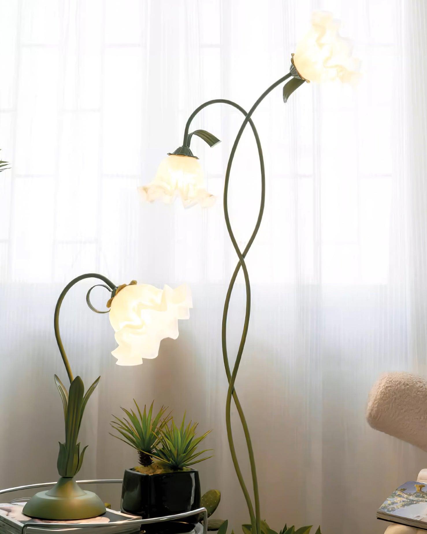 Lampa podłogowa kwiatowa Solmion