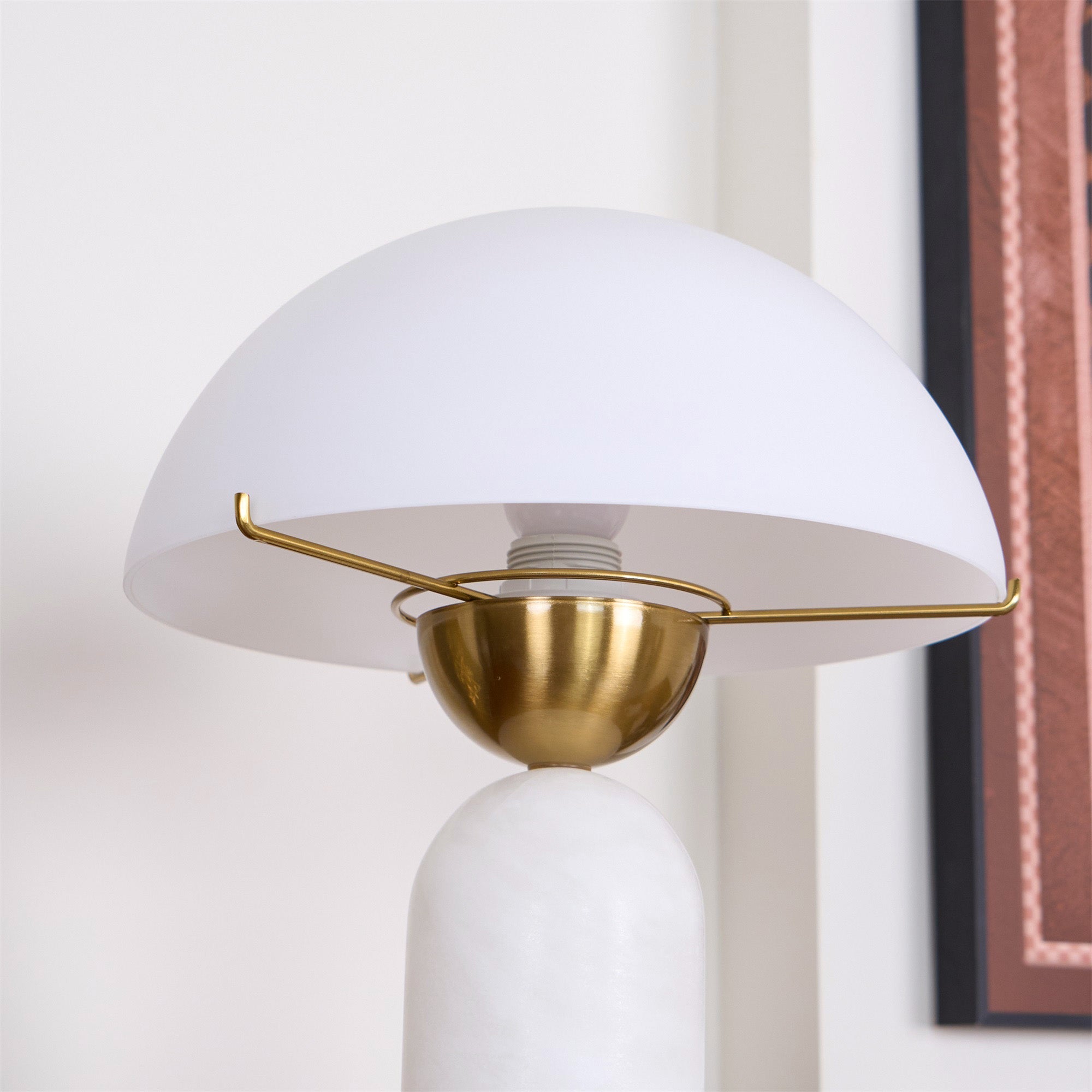 Lampa stołowa kulista Wenev