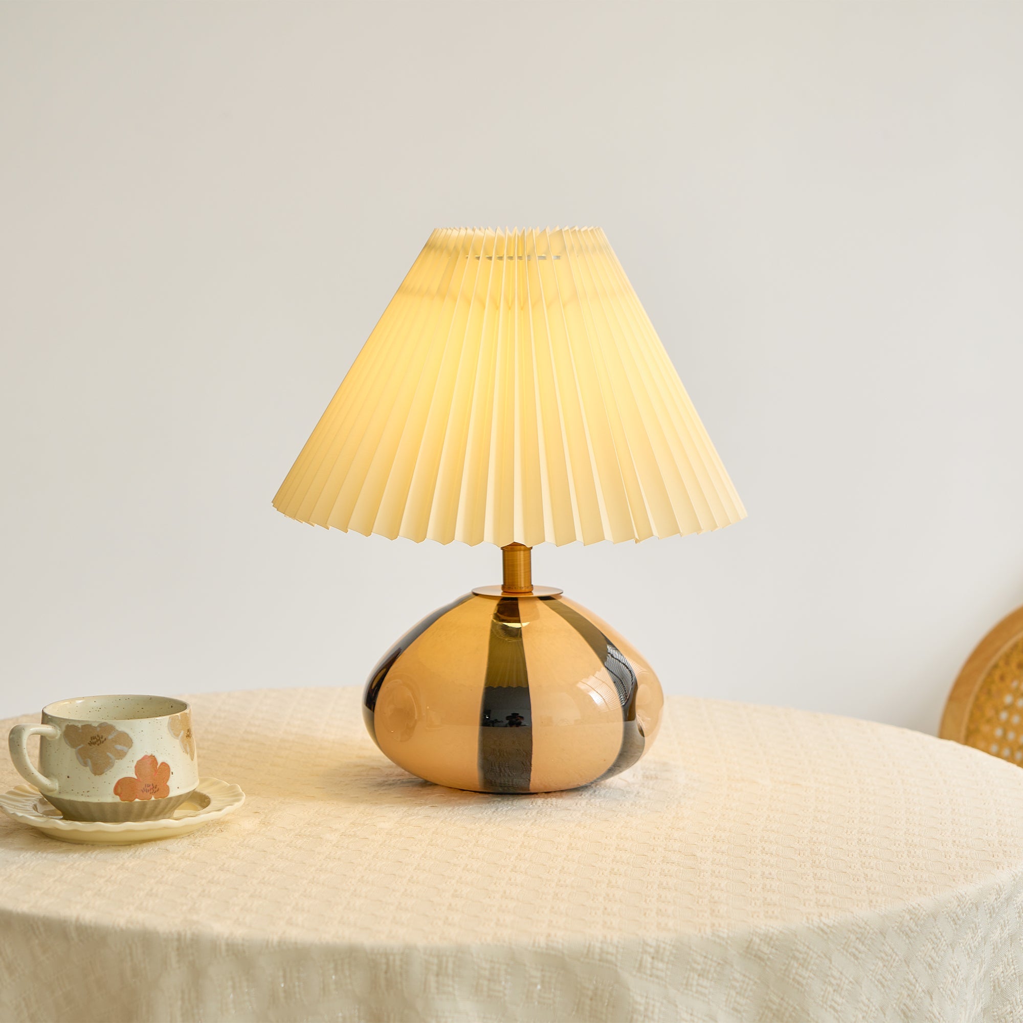 Lampa stołowa plisowana Corelev
