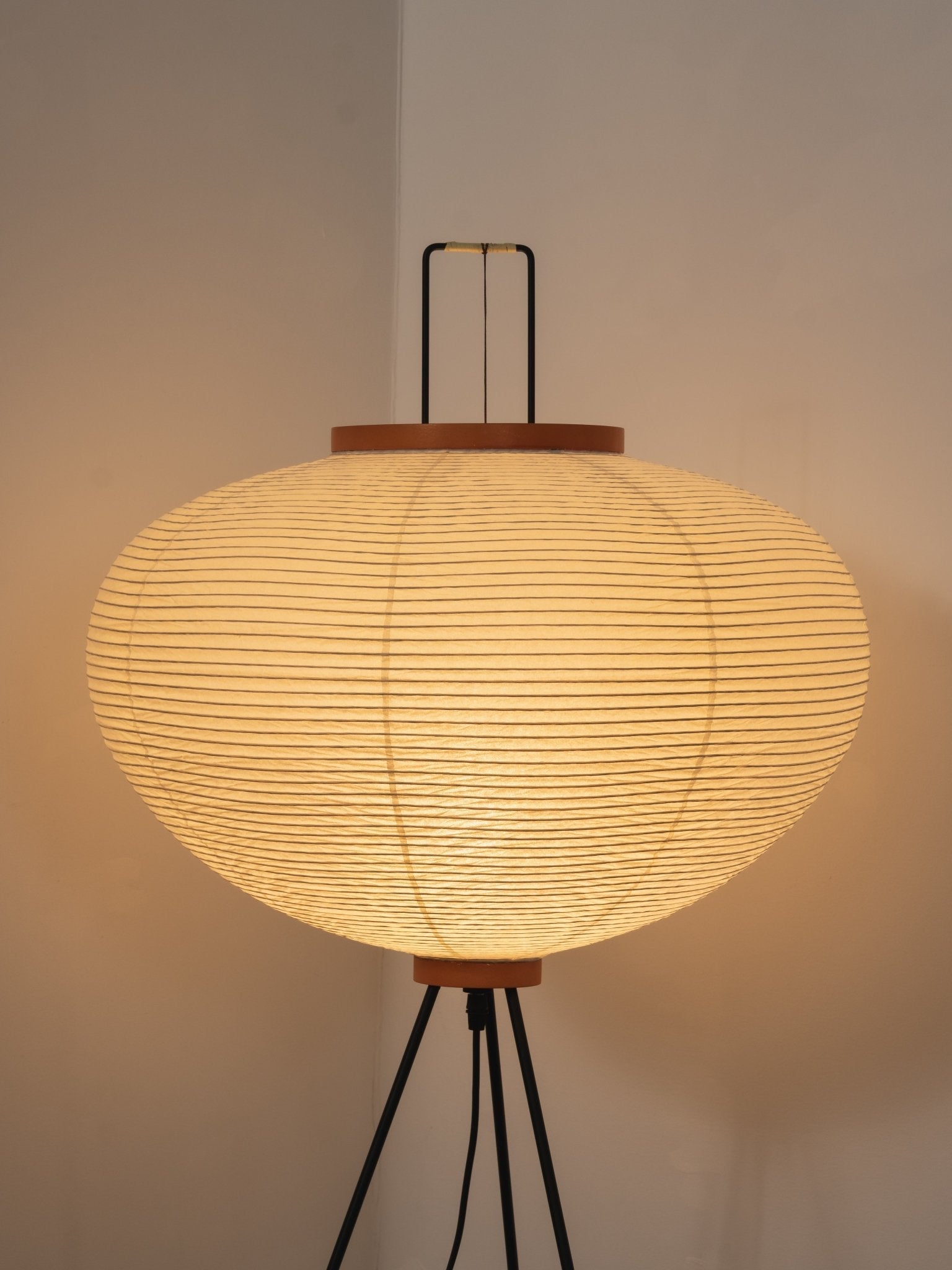 Lampa podłogowa Avel