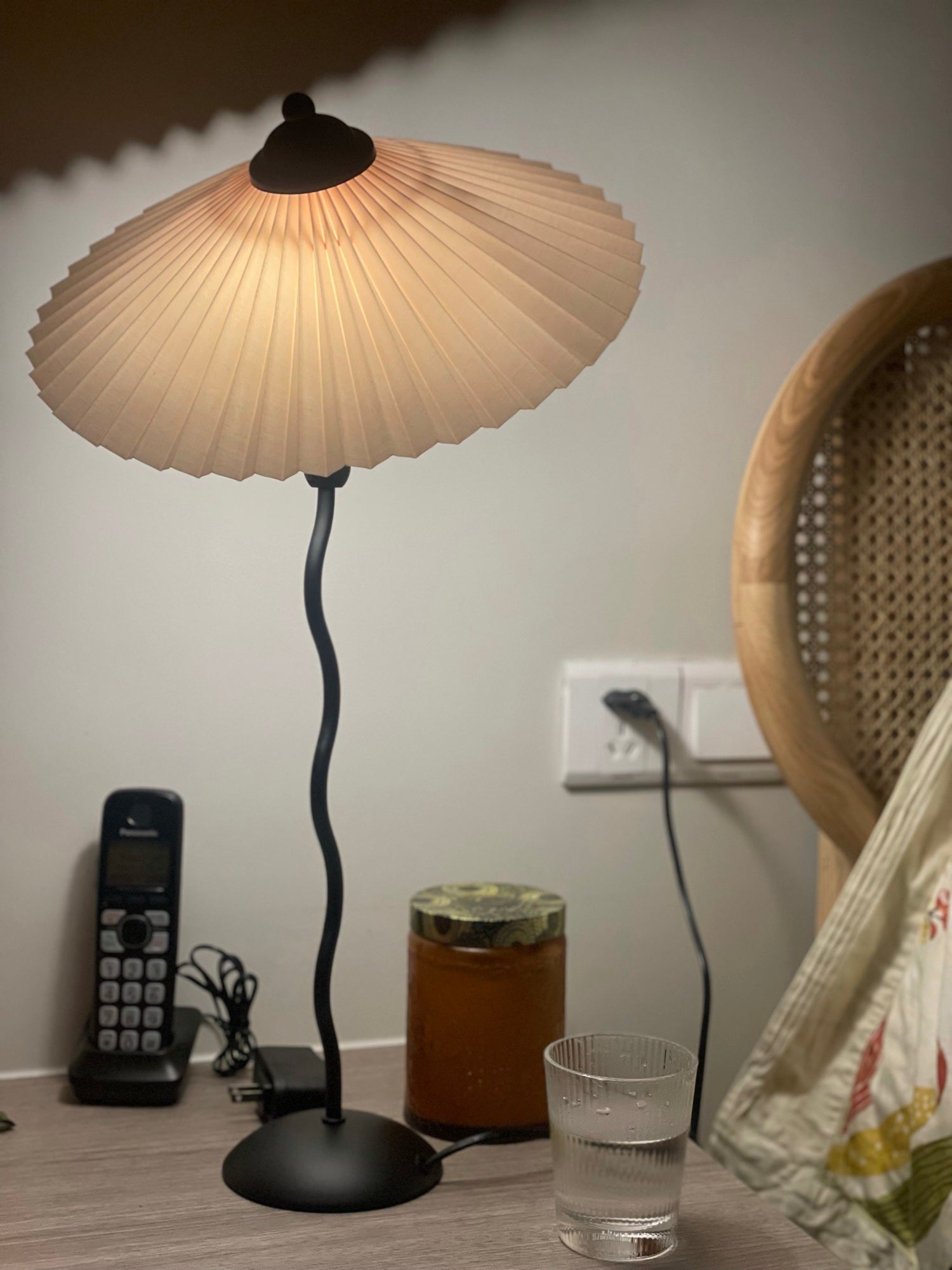 Lampa stołowa falista Rokow