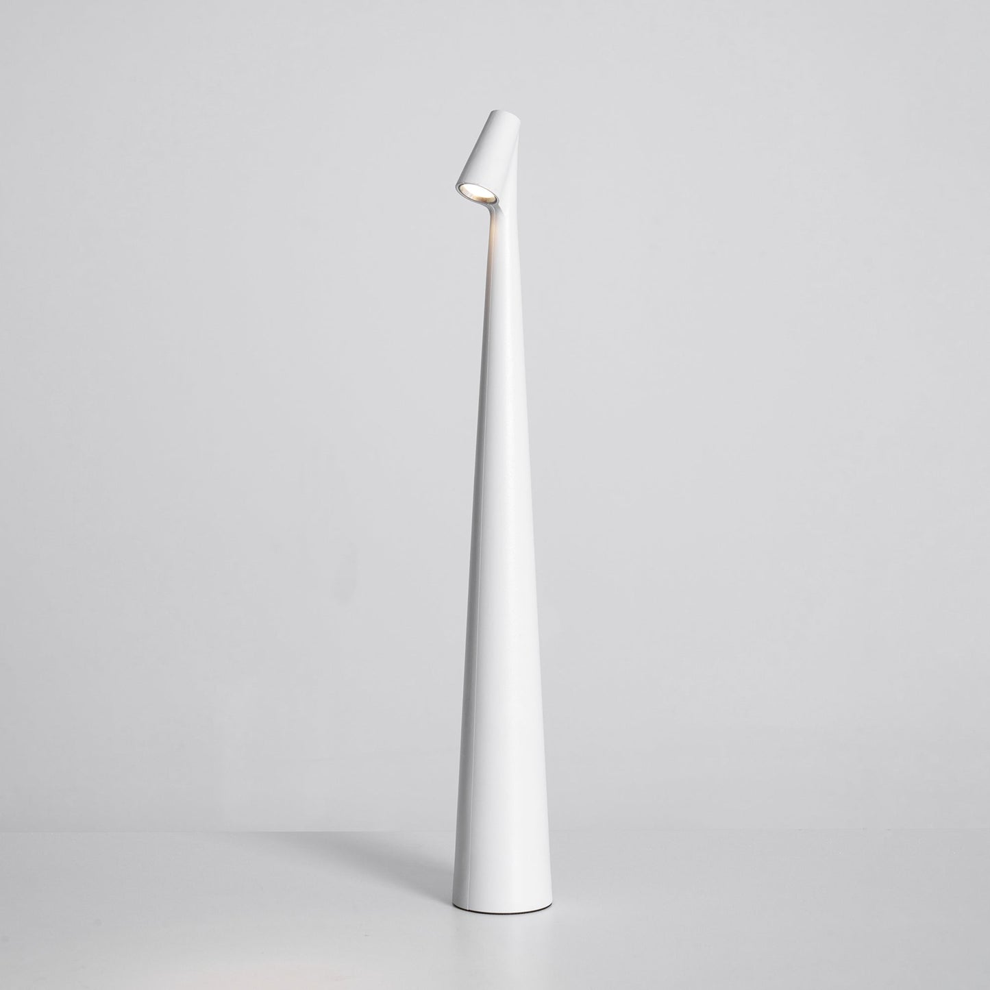 Lampa stołowa przenośna Pavna