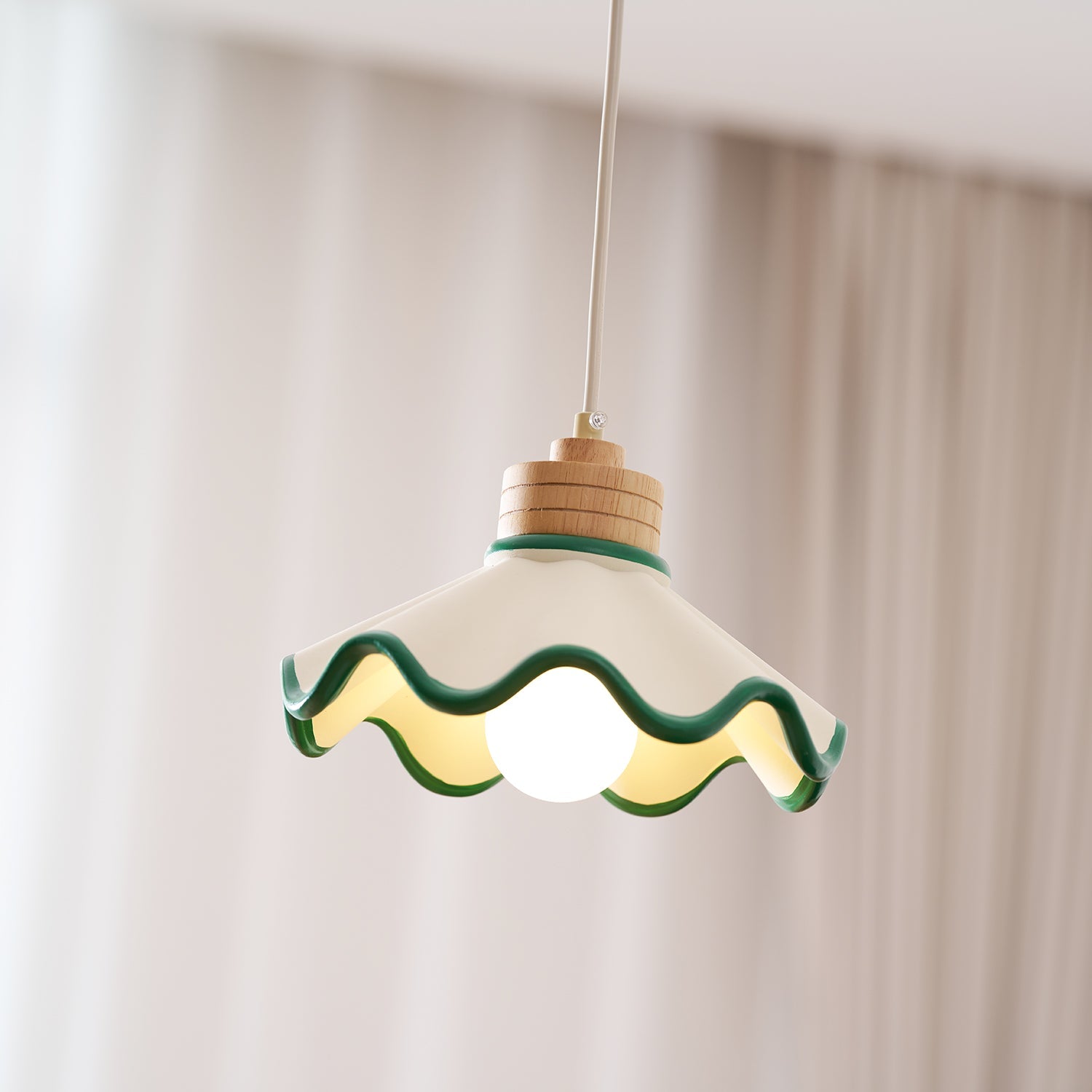 Lampa wisząca falowana Levenel