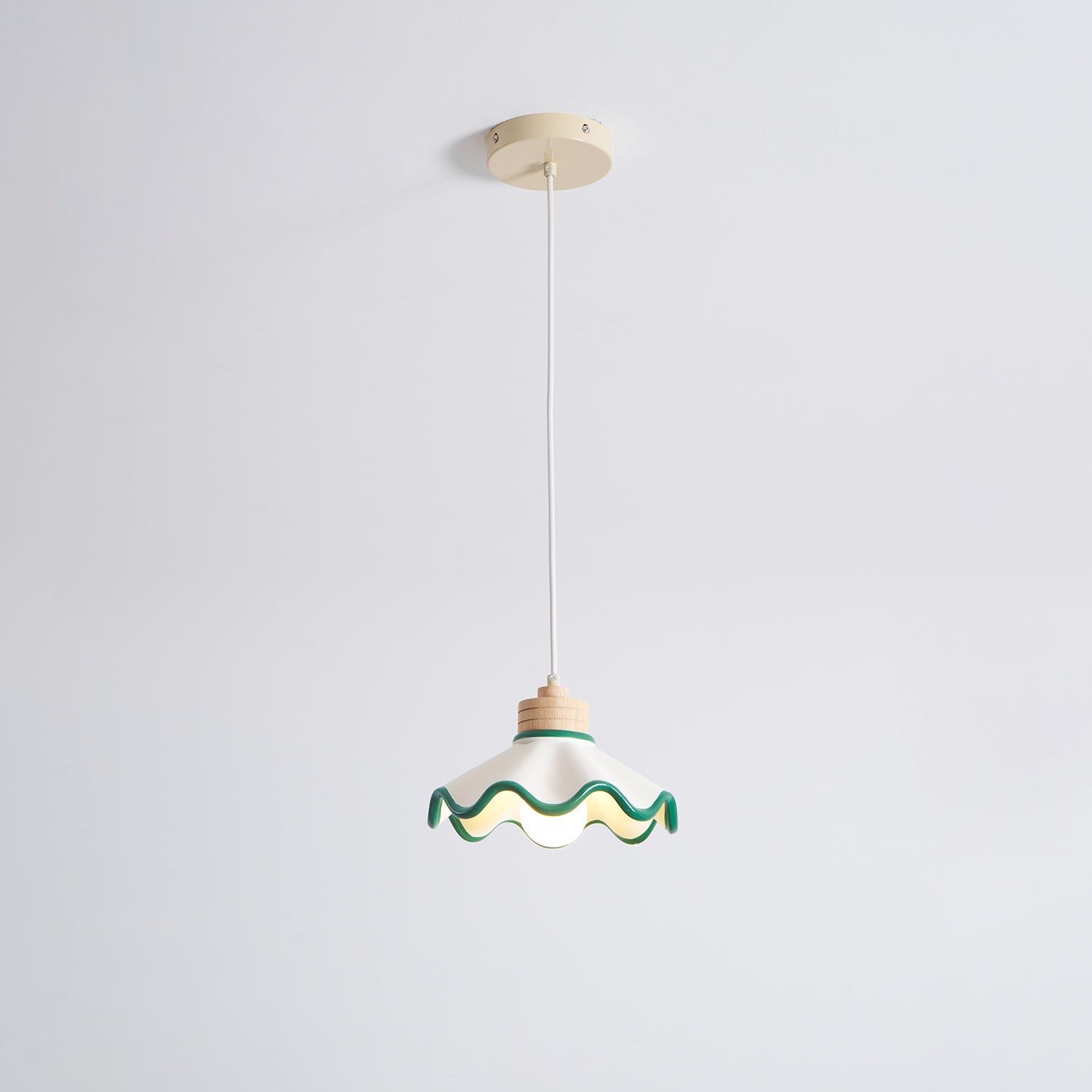Lampa wisząca falowana Levenel