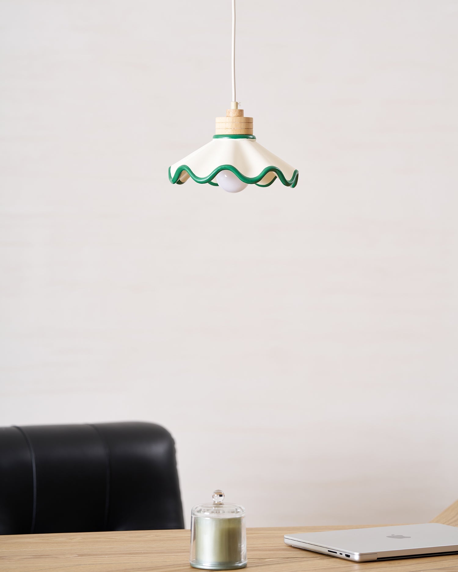 Lampa wisząca falowana Levenel