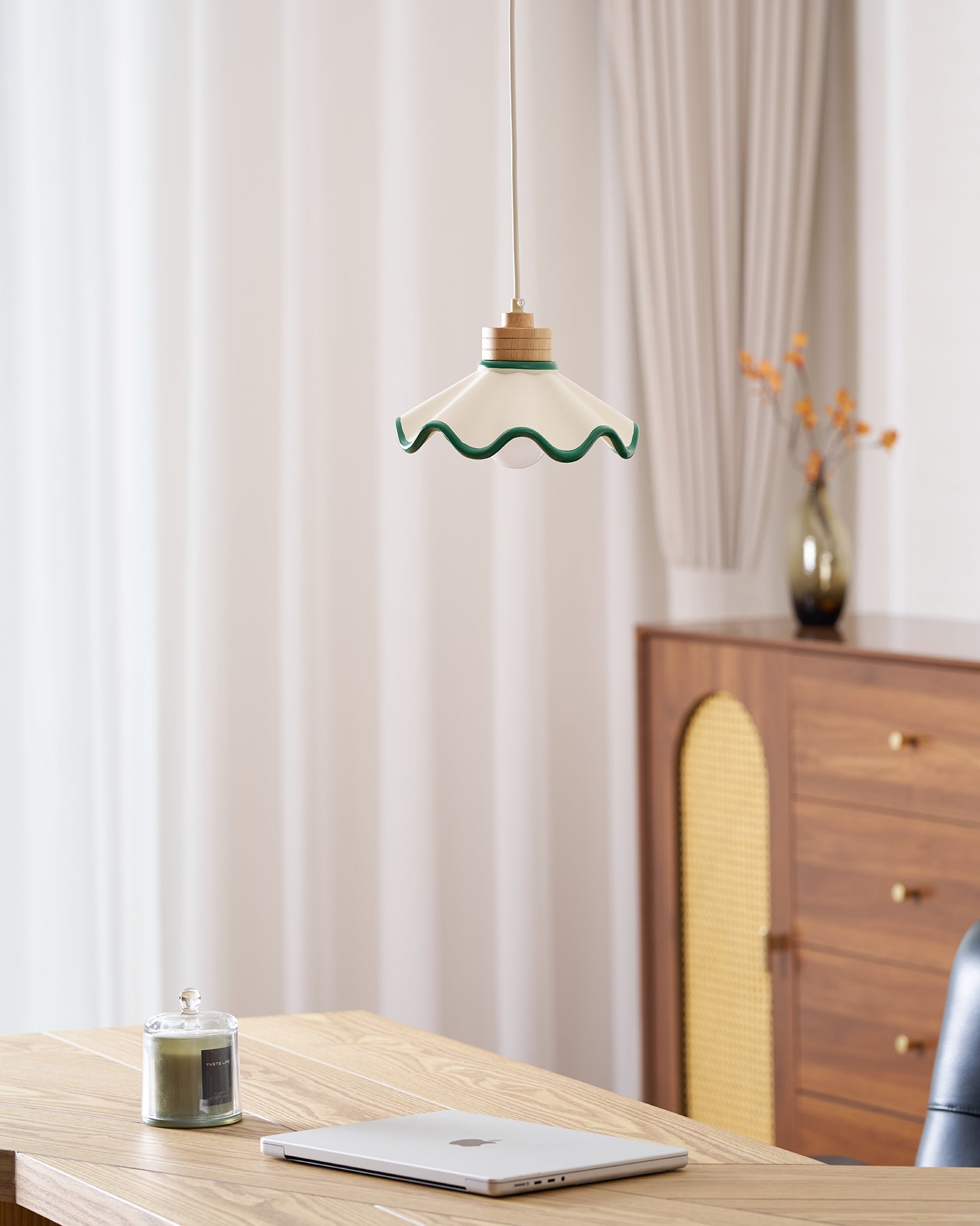 Lampa wisząca falowana Levenel