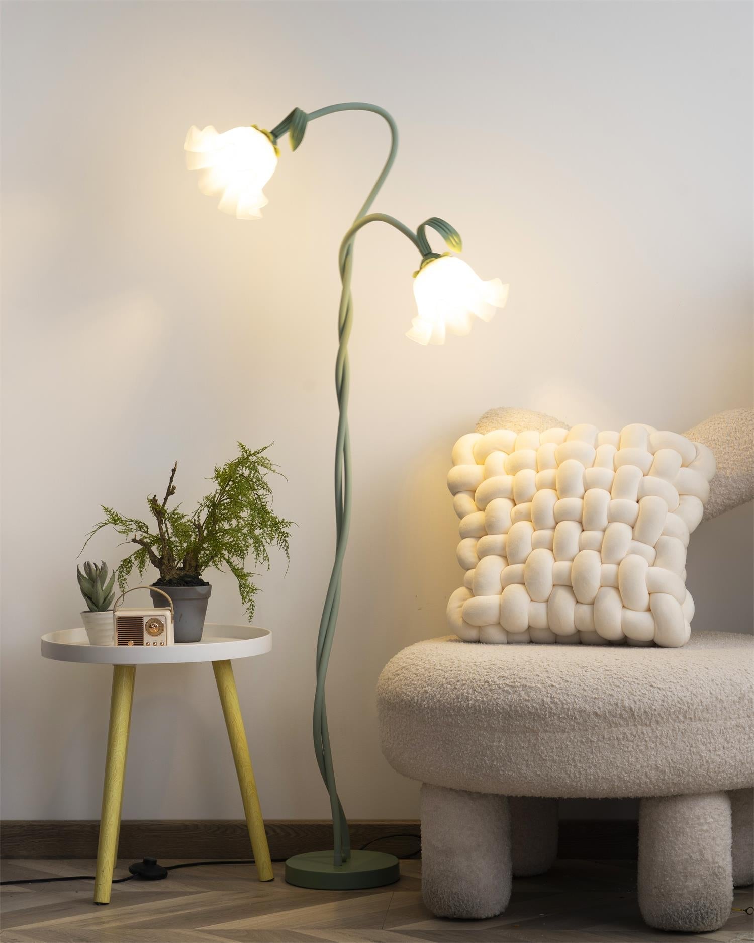 Lampa podłogowa kwiatowa Solmion