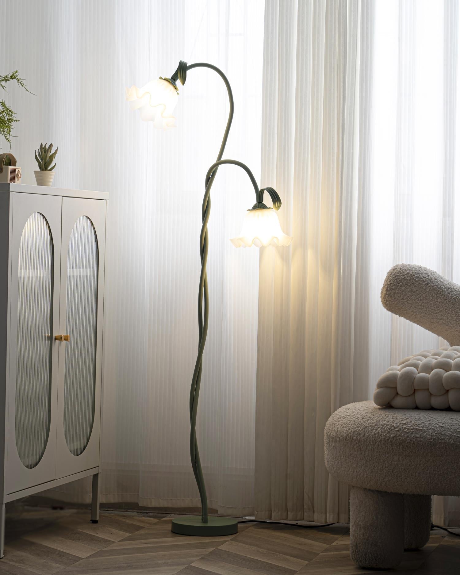 Lampa podłogowa kwiatowa Solmion