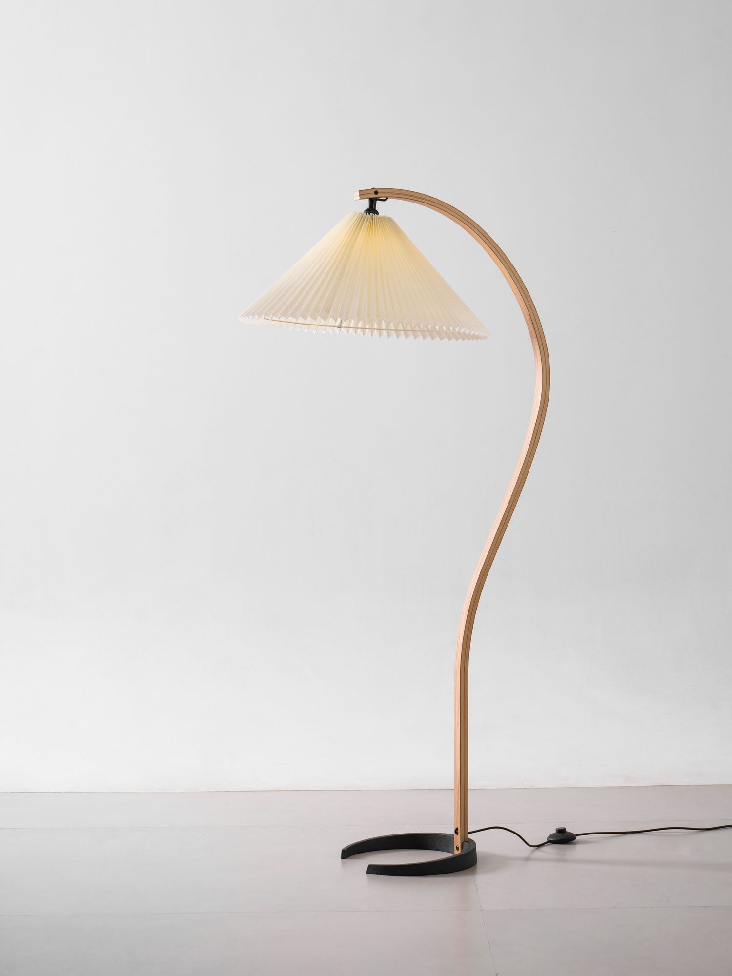 Lampa podłogowa Kason