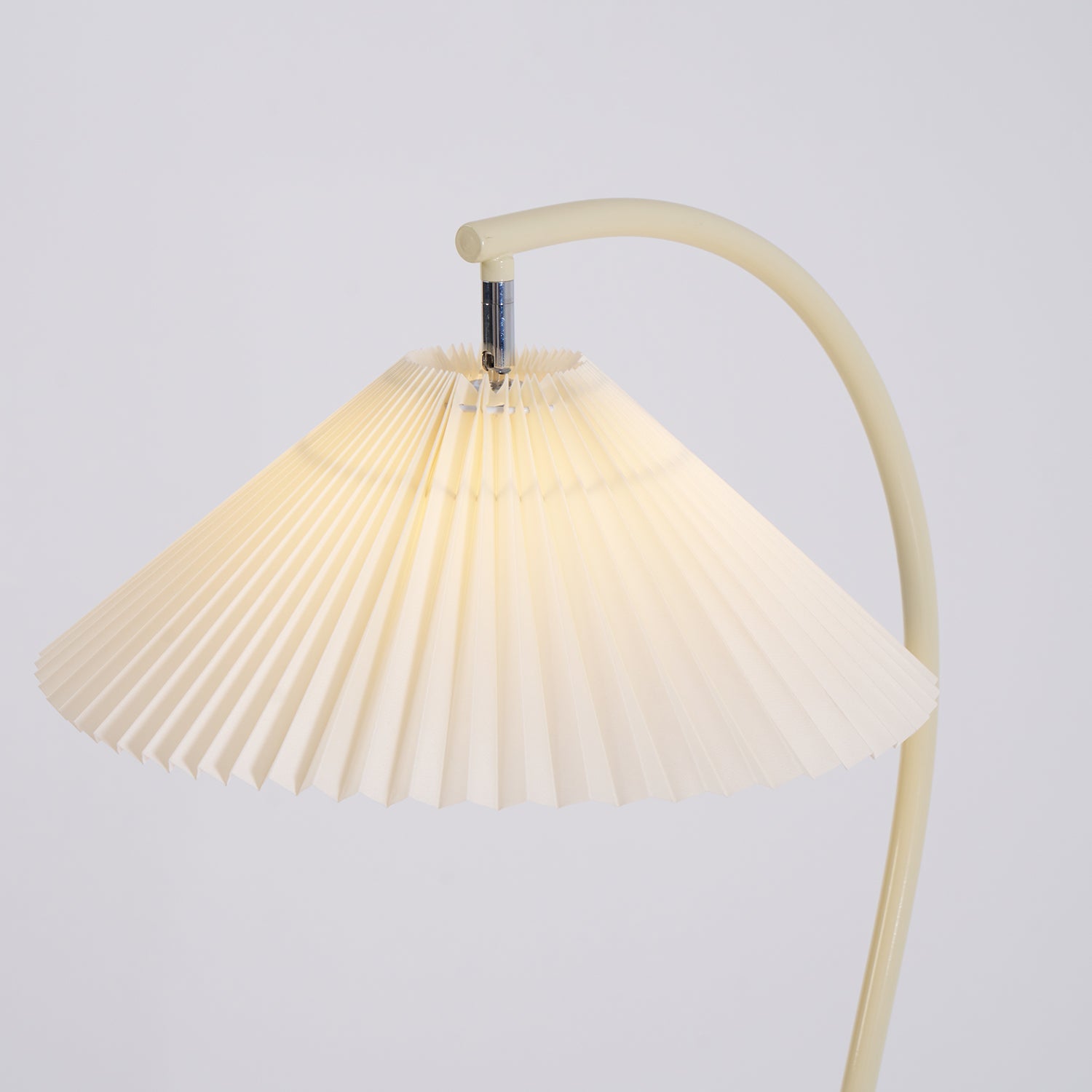 Lampa podłogowa vintage Kliala