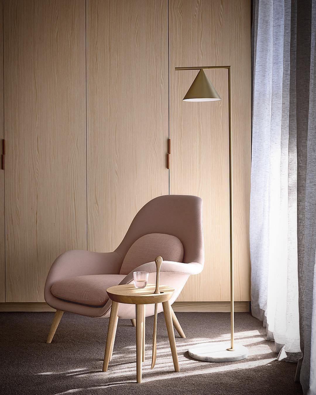 Lampa podłogowa stożkowa Mirel