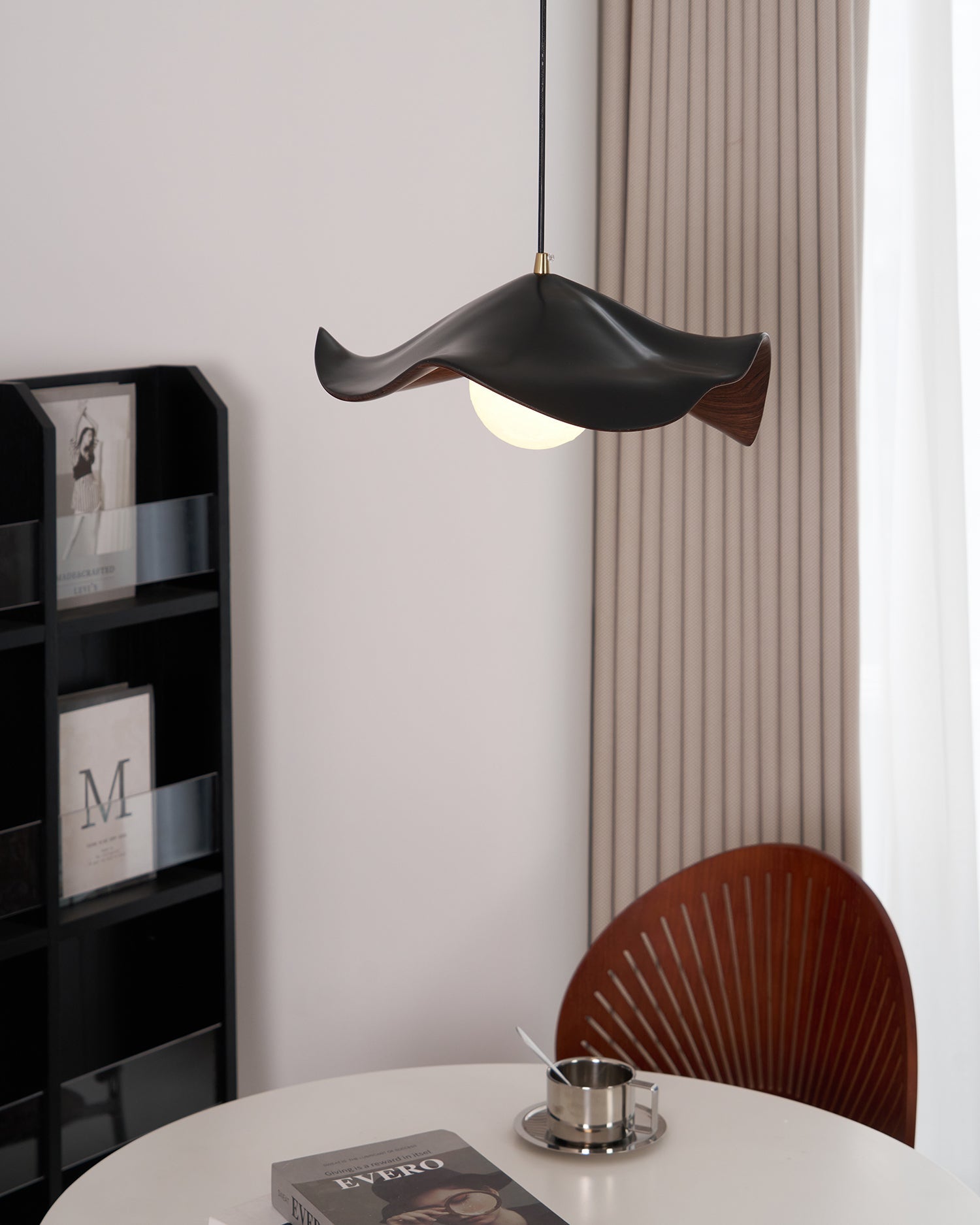 Lampa wisząca wtyczkowa Kralvanar