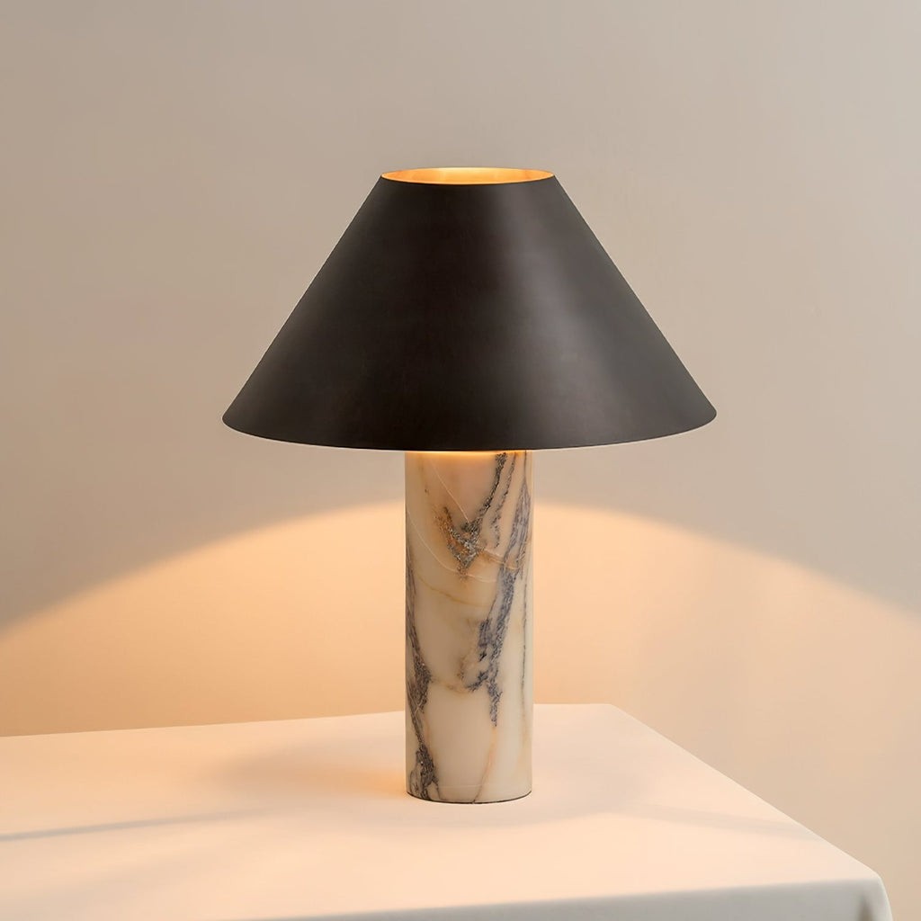 Lampa stołowa Sorlema z marmuru
