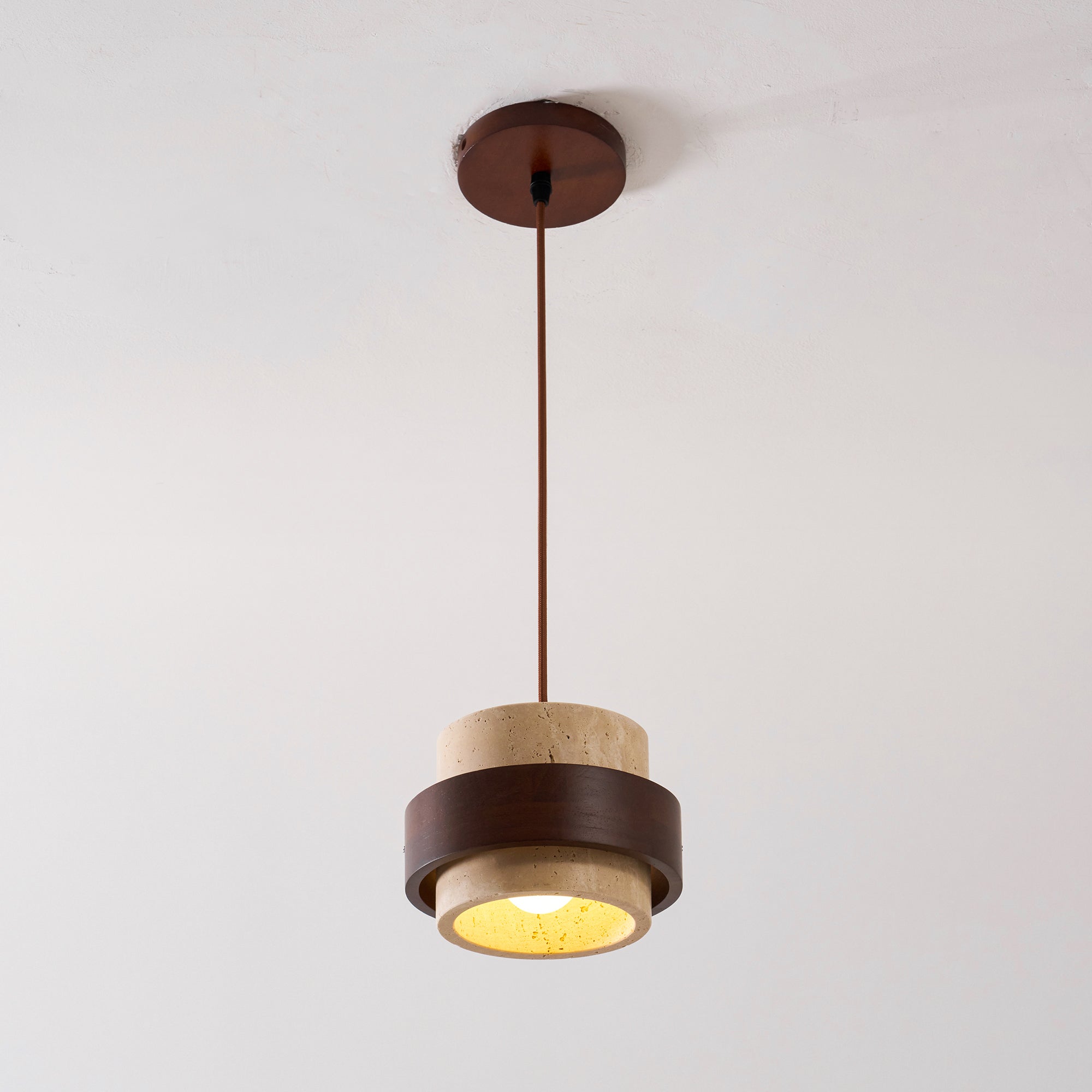 Lampa wisząca Cellone z trawertynu