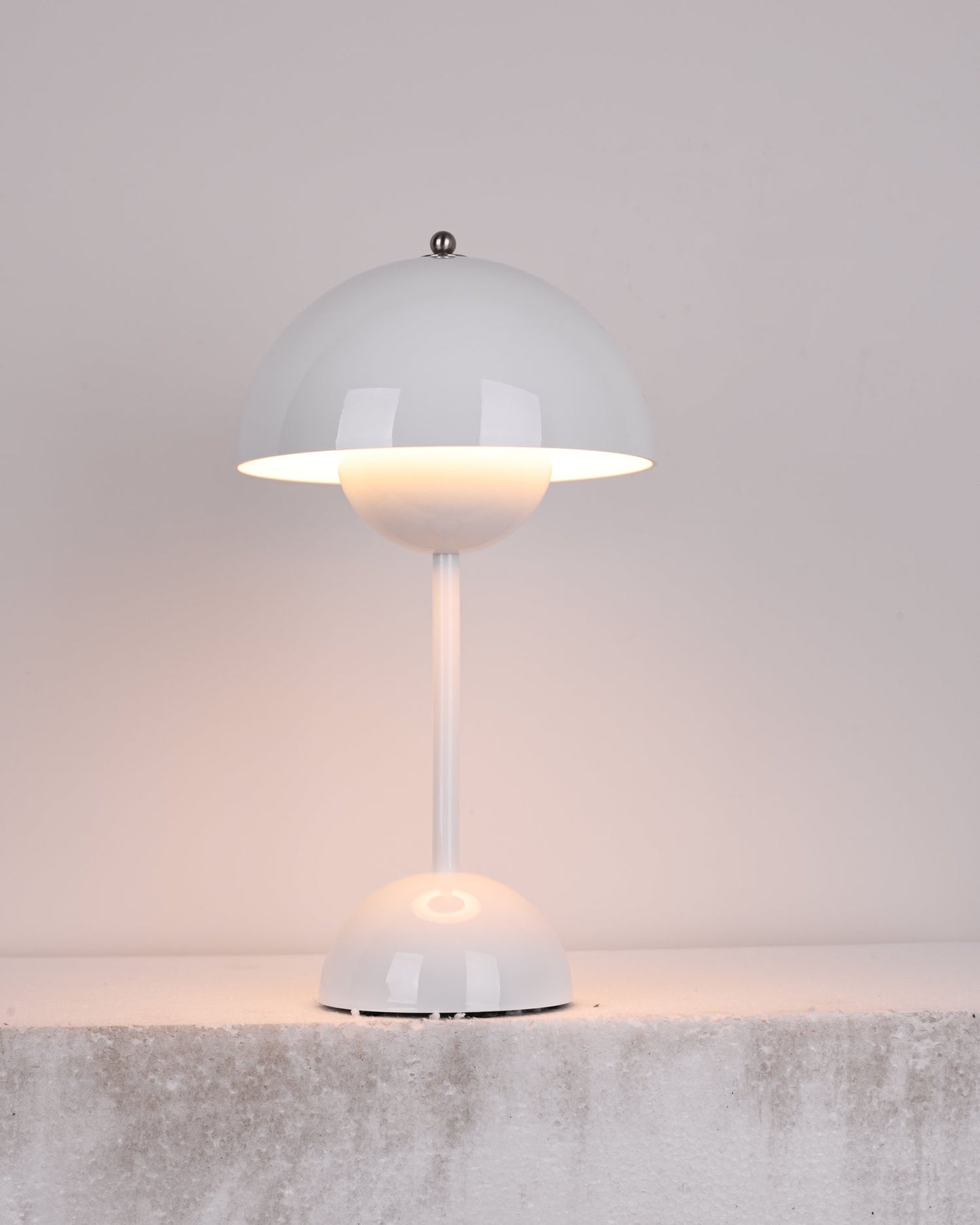 Lampa stołowa przenośna Aveka