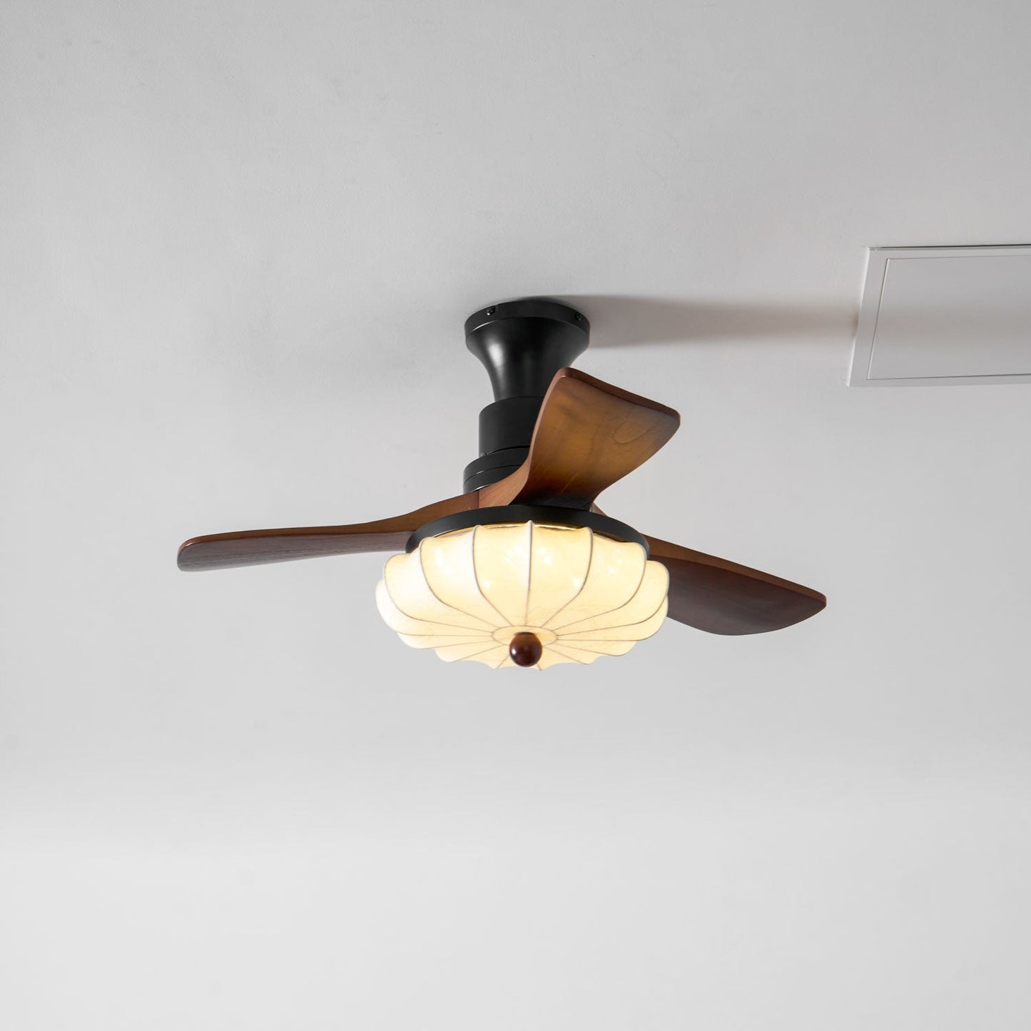Lampa z wentylatorem sufitowym Sovoma