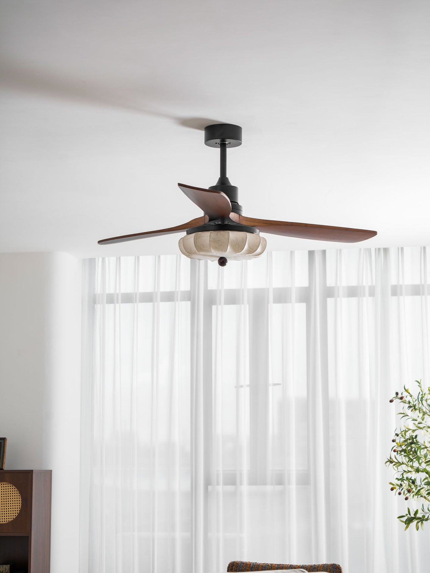 Lampa z wentylatorem sufitowym Sovoma