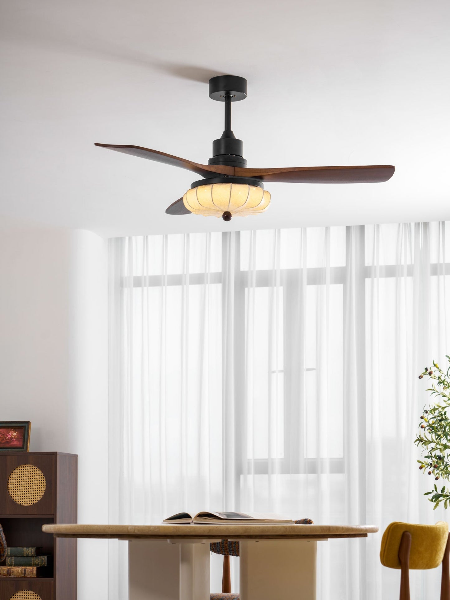 Lampa z wentylatorem sufitowym Sovoma