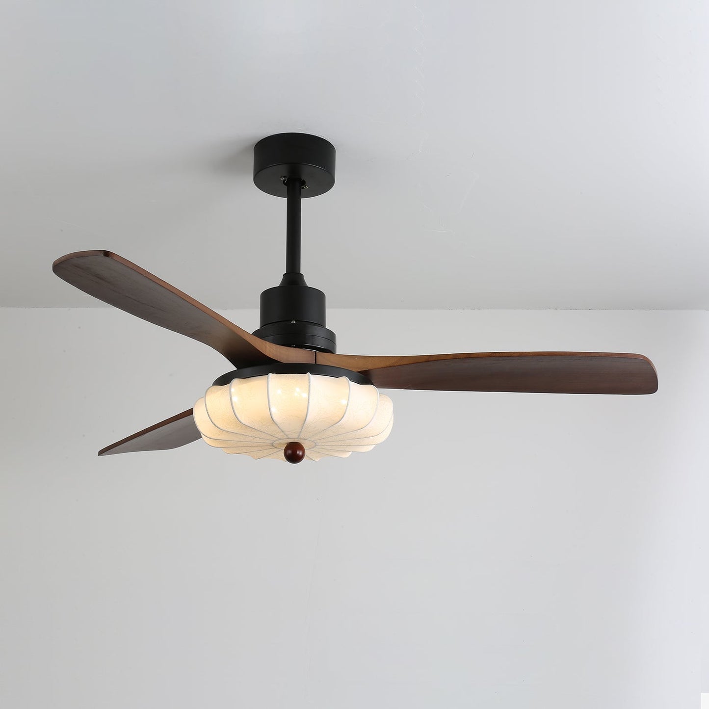 Lampa z wentylatorem sufitowym Sovoma