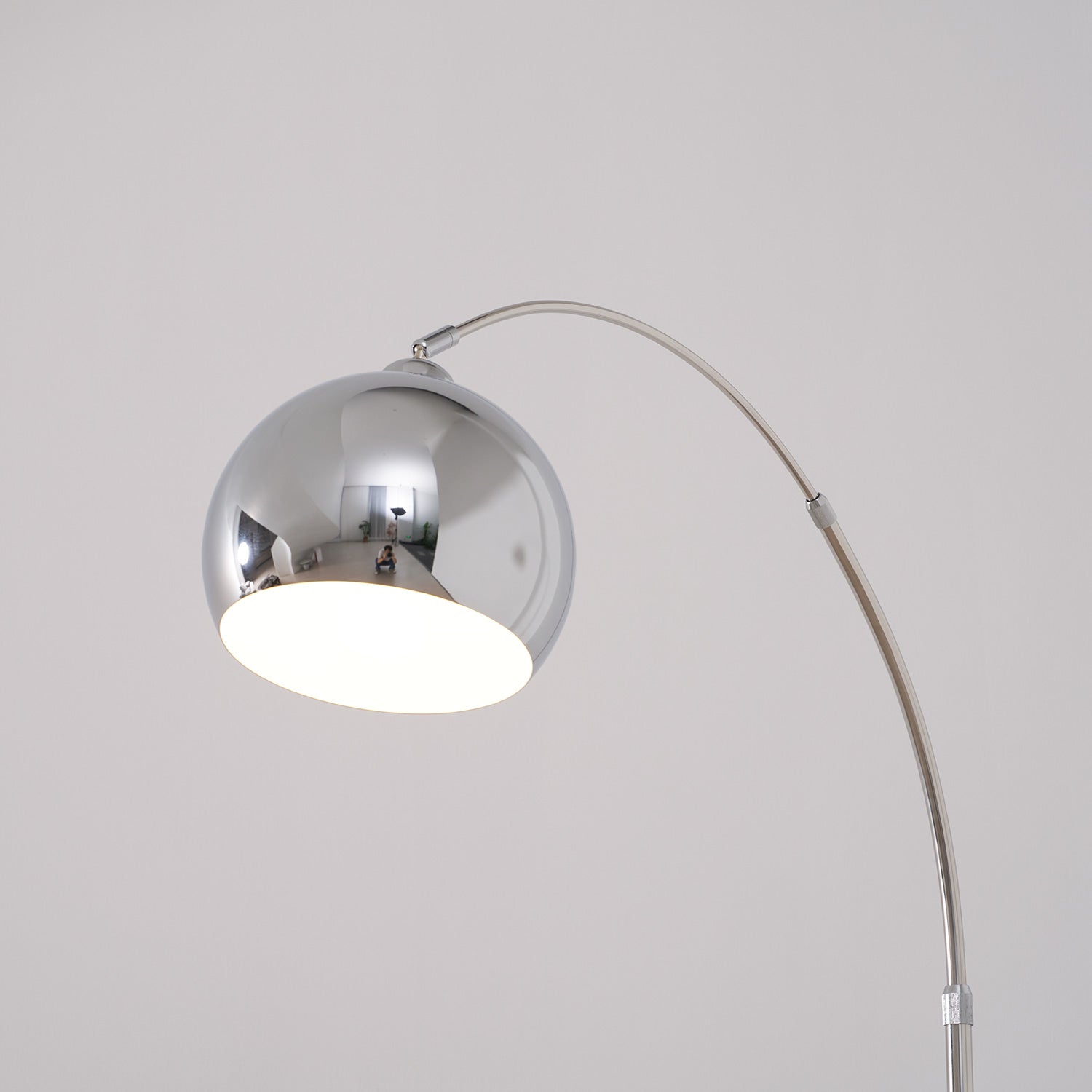 Lampa podłogowa nowoczesna Emkoe