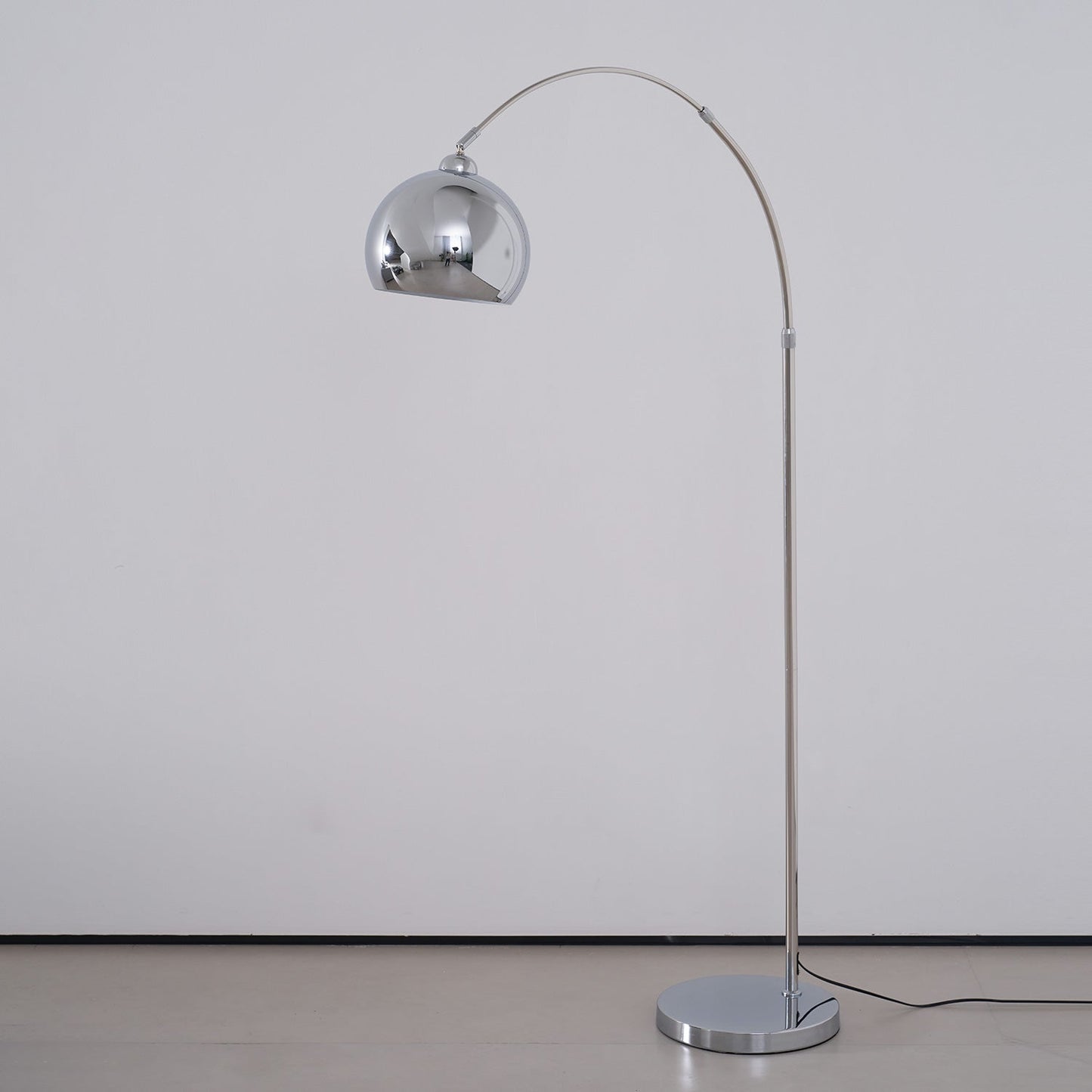 Lampa podłogowa nowoczesna Emkoe