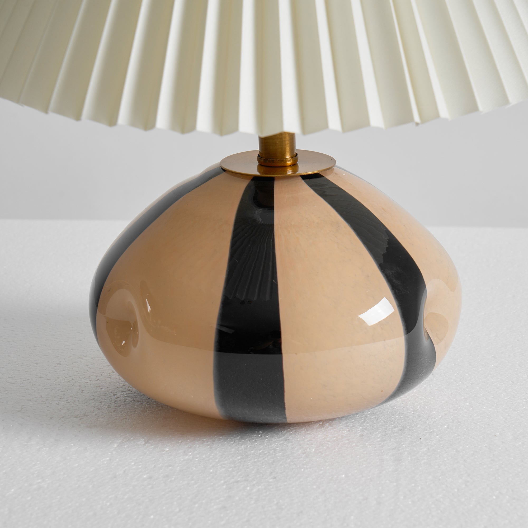 Lampa stołowa plisowana Corelev