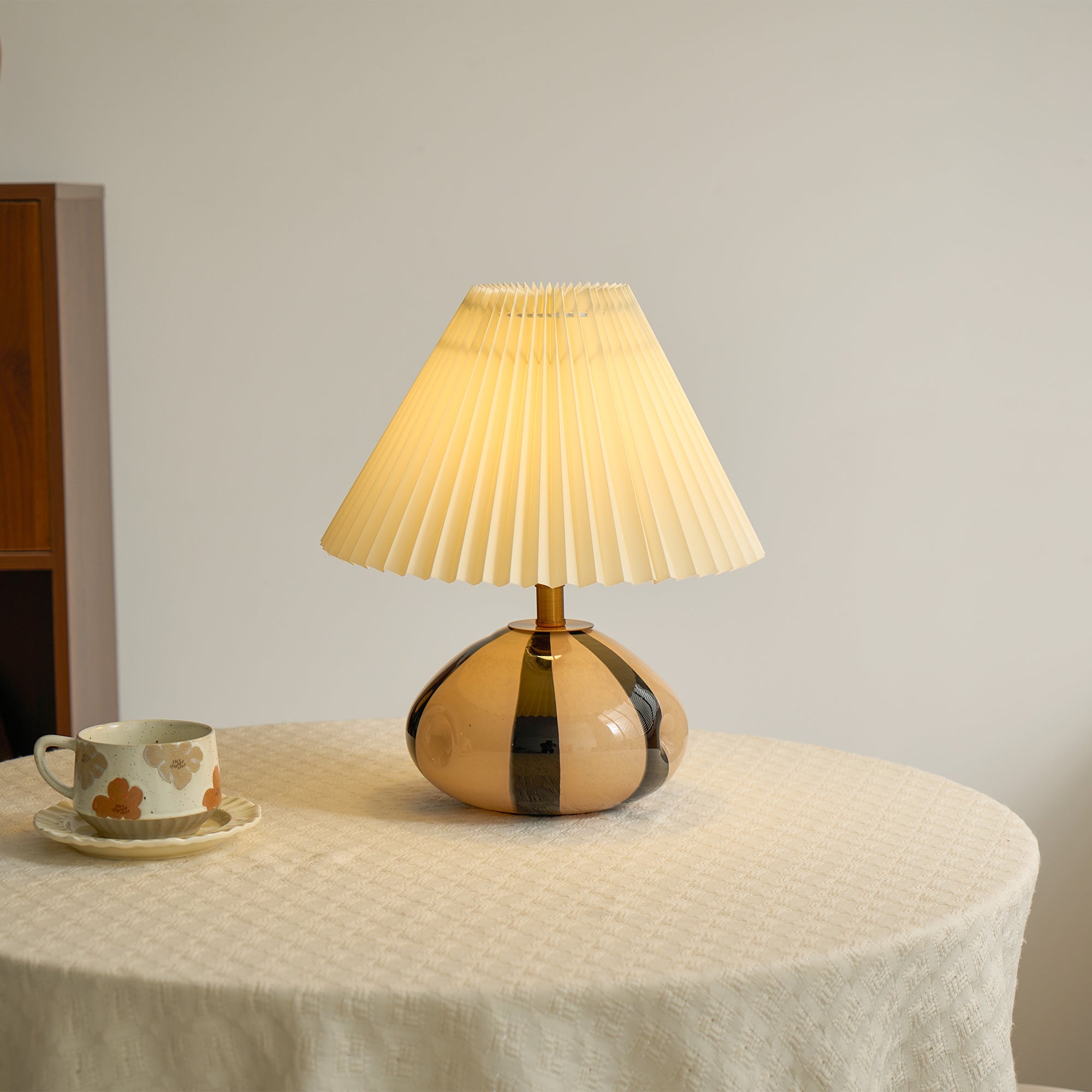 Lampa stołowa plisowana Corelev