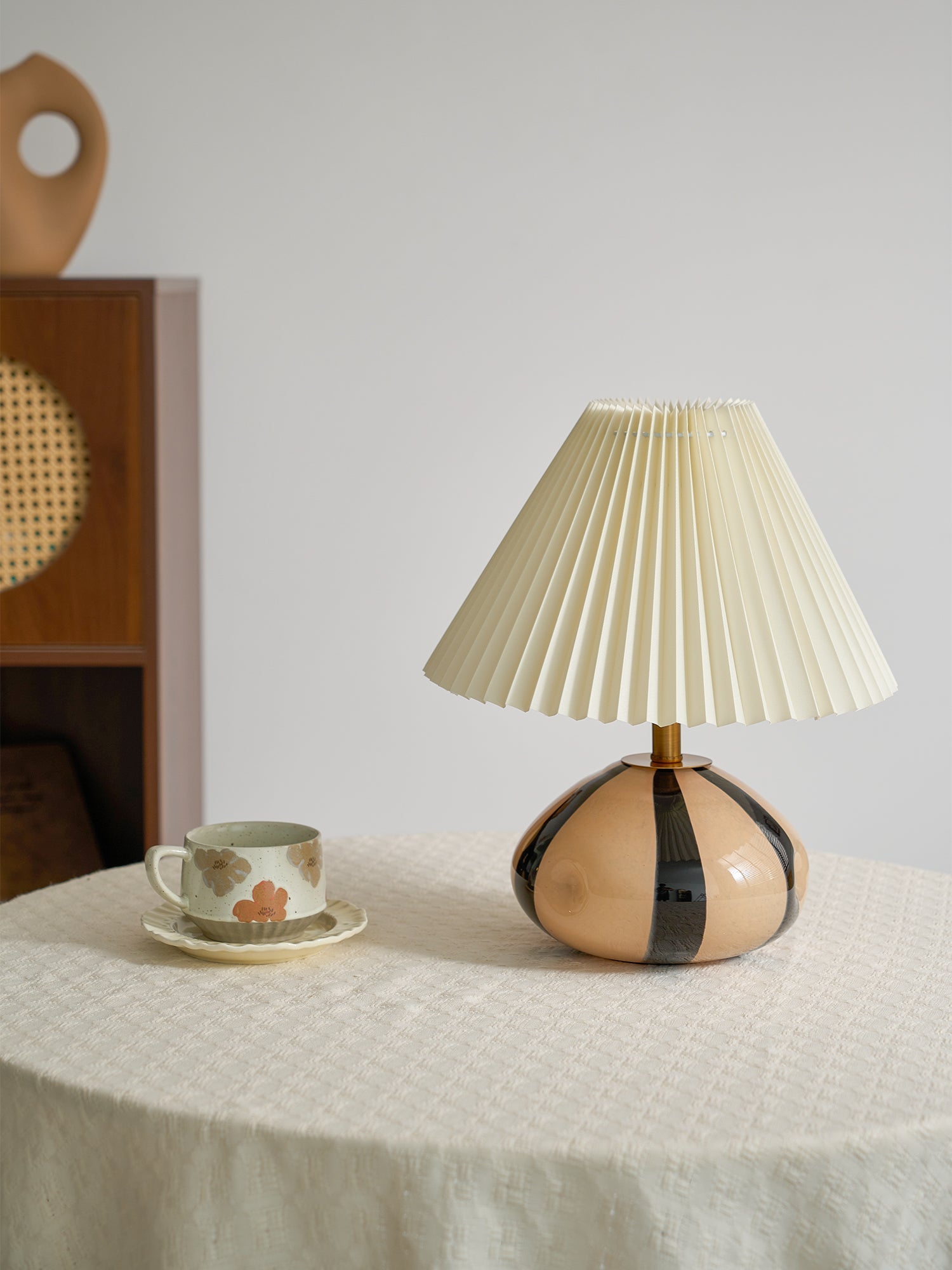 Lampa stołowa plisowana Corelev