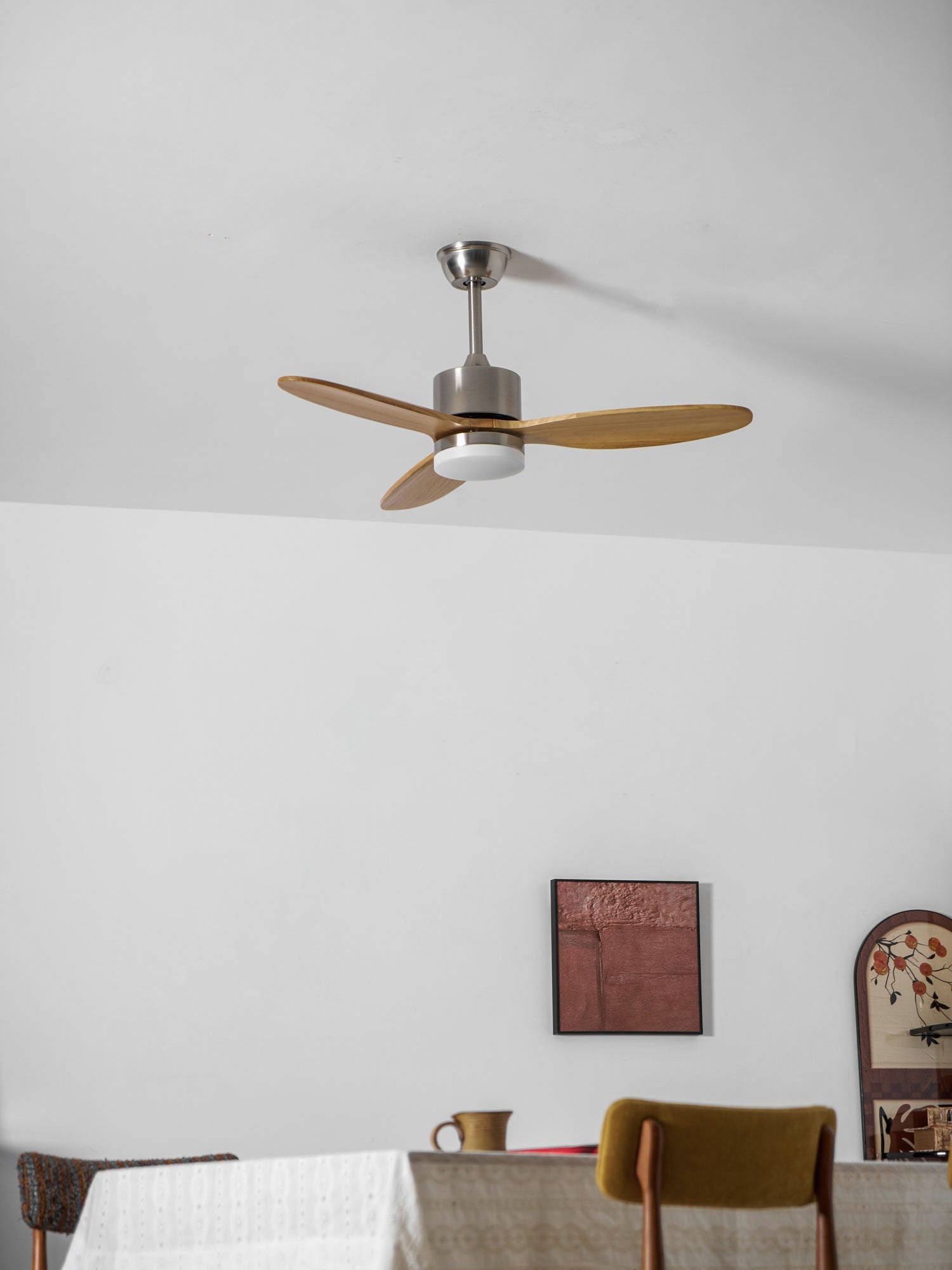 Lampa z wentylatorem sufitowym Rozoma