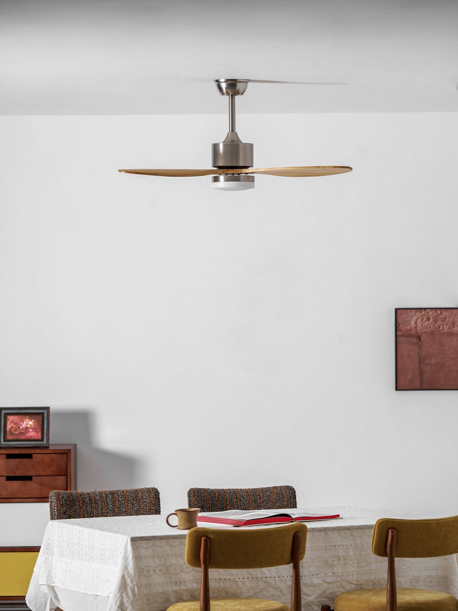 Lampa z wentylatorem sufitowym Rozoma
