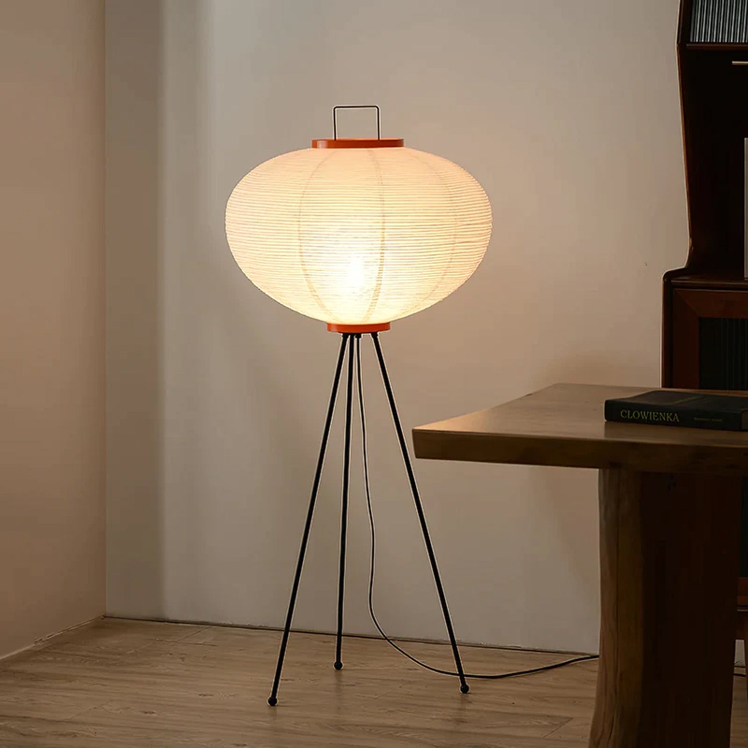 Lampa podłogowa Avel