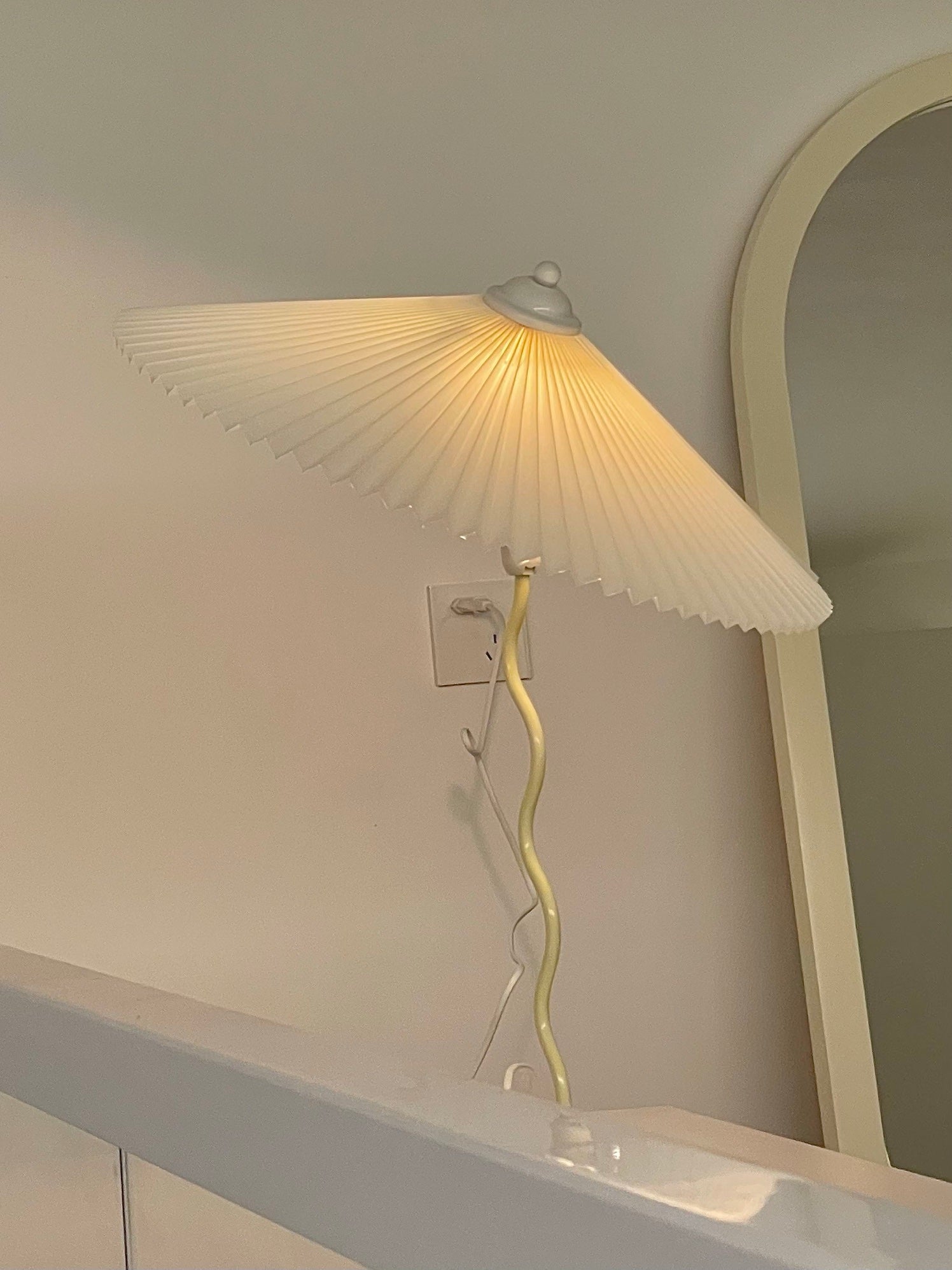Lampa stołowa falista Rokow