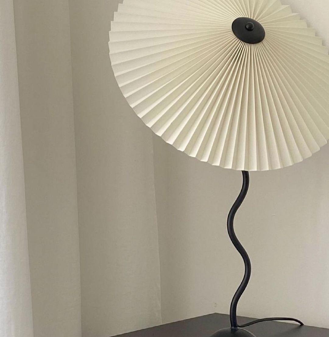 Lampa stołowa falista Rokow