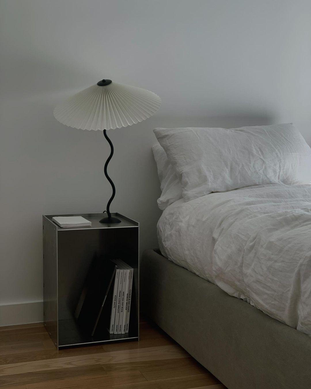 Lampa stołowa falista Rokow