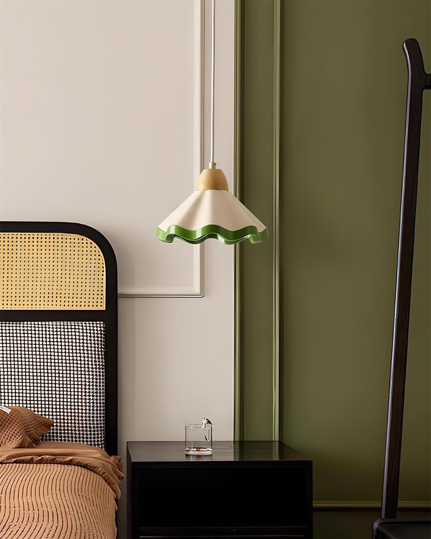 Lampa wisząca falowana Levenel