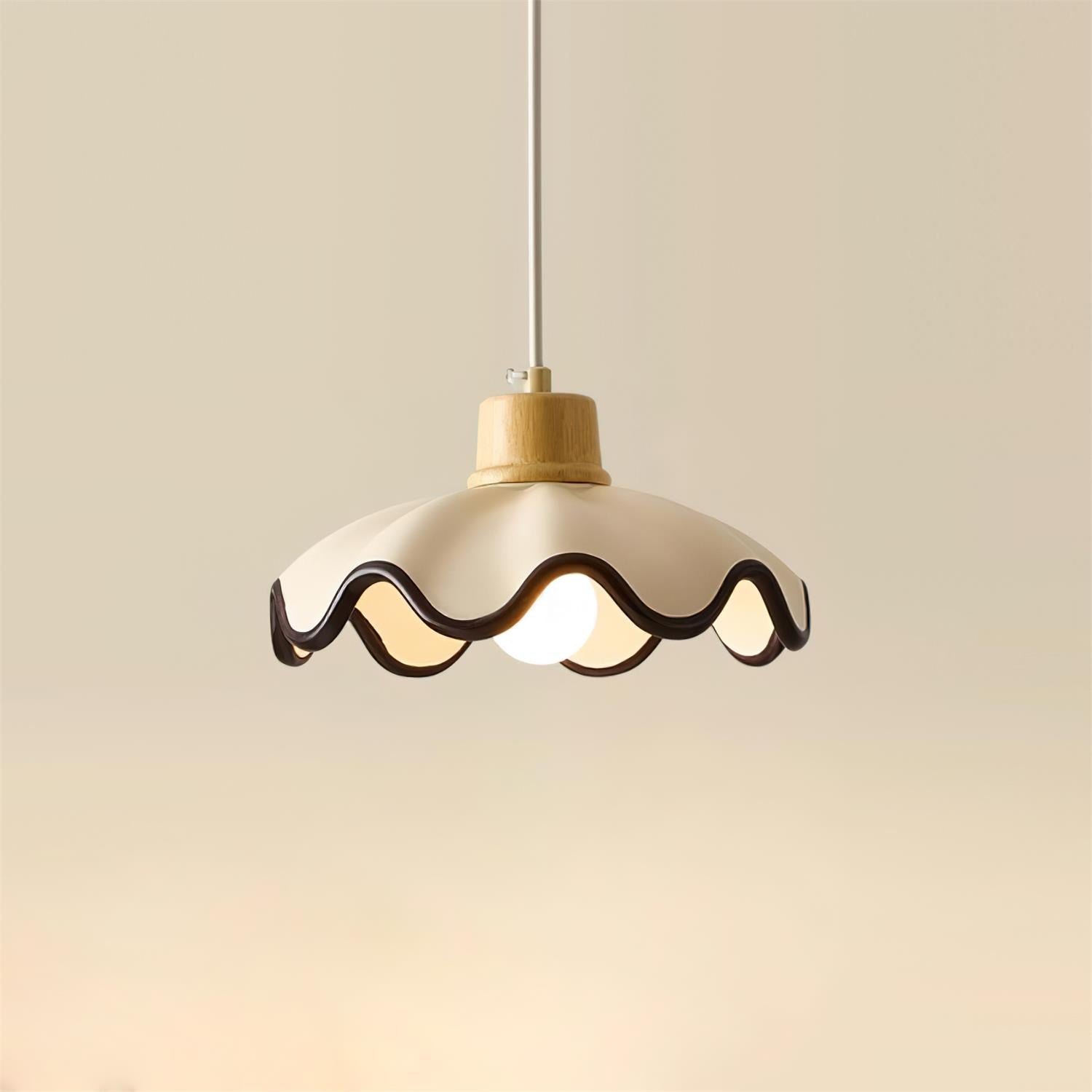 Lampa wisząca falowana Levenel