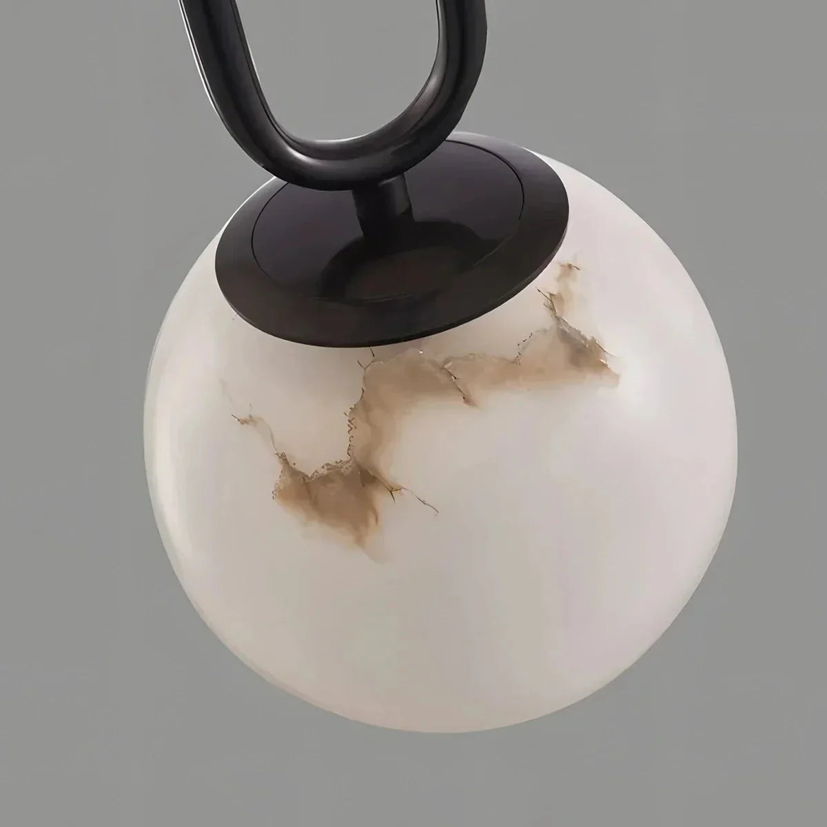 Lampa wisząca Lacose z alabastru