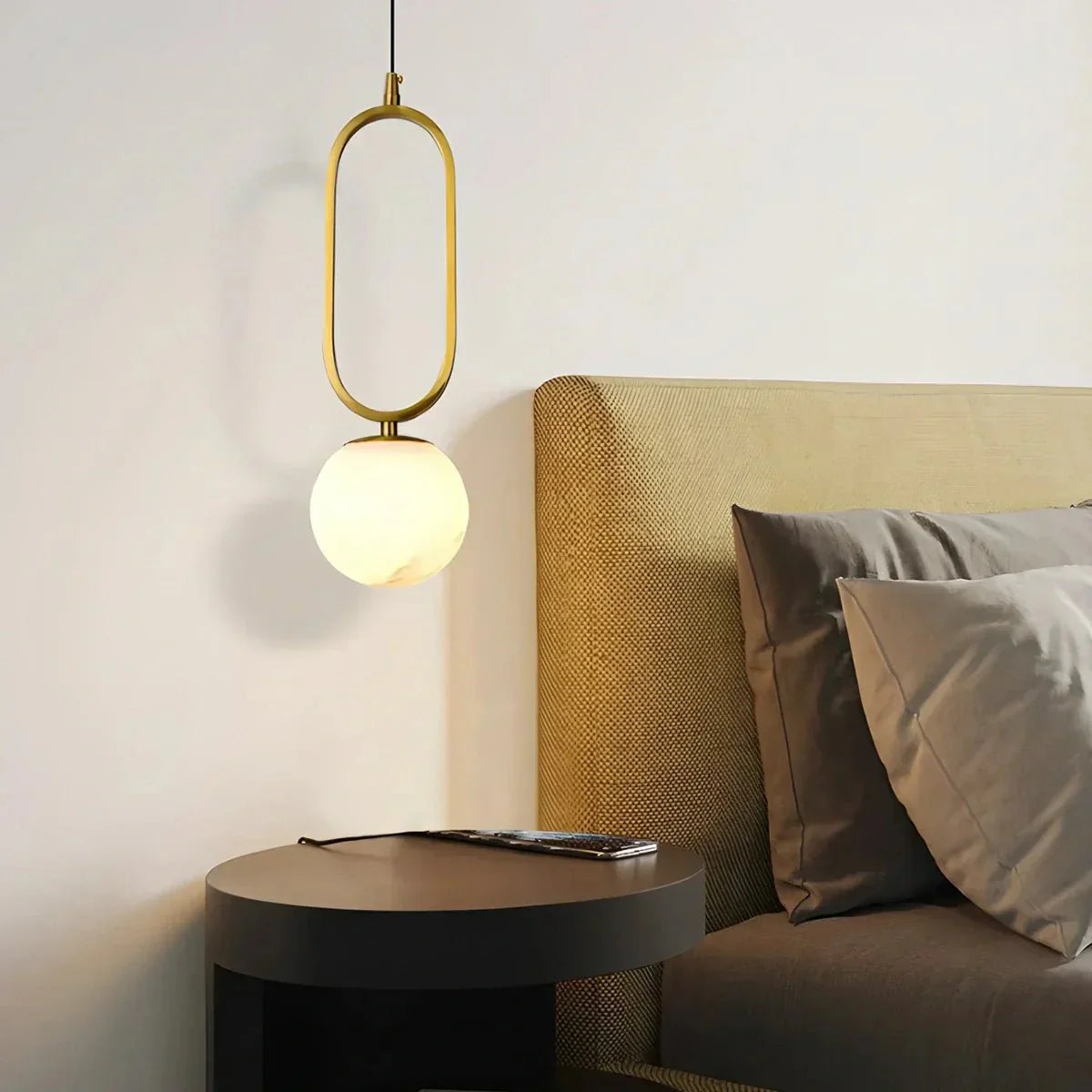 Lampa wisząca Lacose z alabastru